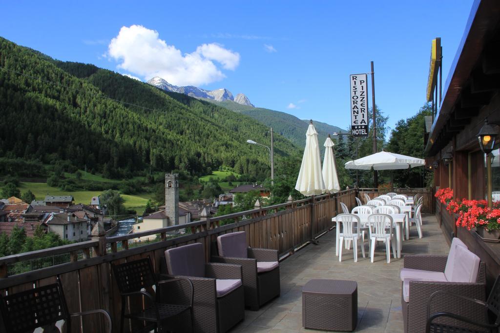 Albergo Al Maniero Ponte Di Legno Exterior foto